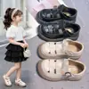 Sandalias Romanas para Niños 2026 Verano Nuevo Estilo Sandalias Versátiles de Velcro Huecas Tejidas Antideslizantes de Suela Suave para Niños