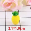 Simulación tridimensional de accesorios de resina de frutas fresa limón melocotón colgante de joyería DIY material para refrigerador venta al por mayor