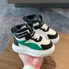 Novos Tênis Esportivos de Inverno para Crianças Cabedal de Couro Meninos e Meninas Cano Alto Tênis de Algodão Duplo Quente Antiderrapante Forrado com Fleece Sapatos Brancos