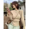 Camiseta básica premium de alta calidad con cuentas Tmall Douyin para mujer, top de punto con manga de campana para otoño e invierno, capa interior elegante de corte ajustado