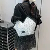Bolso de Gran Capacidad para Mujer 2025 Nuevo Retro Indentación Bolso de Hombro Único Bolso de Axila Bolso Tote de Alta Calidad para Viajes Diarios