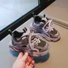 Zapatillas de Malla para Niñas 2026 Nuevas Zapatos tipo Papá para Niños Primavera y Otoño Suela Suave Ligera Zapatos Casuales para Estudiantes al Aire Libre