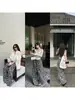 'Calça Floral Clássica da Vovó' Estampa Preto e Branco Minimalista Relaxado Estilo Férias Calça Wide-Leg para Mulheres