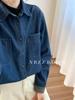Camisa Jeans Simples com Gola Polo Grossa, Forrada com Lã, Slim, para Uso Individual, Inverno 2024, Feminina