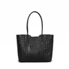 Bolsa Feminina Tecida Retro Nova de Cruzamento para a Primavera 2026 Grande Capacidade Simples Nova Bolsa de Ombro Bolsa Feminina