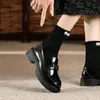 Mocasines de Suela Gruesa para Mujer Invierno 2026 Forrados de Borrego Zapatos Pequeños de Piel Estilo Británico Slip-On Jk Flats Modelo de Transmisión en Vivo de Douyin
