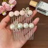 Elegante y versátil peine de perlas estilo francés para mujer, pequeña herramienta para peinar el cabello estilo Chanel, pasador de pelo moderno y elegante