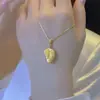 Real Ouro galvanizado nicho design de moda durião pingente colar feminino Net temperamento vermelho luz luxo durian esquecer-retorno colar