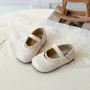 Sapatos Mary Jane para Bebê Menina 2026 Primavera Estilo Francês Inspirado em Chanel para Exterior Infantil Sapatos Rasos de Couro com Solado Macio Antiderrapante