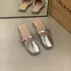 Medias Pantuflas de Punta Cerrada con Hebilla Estilo Francés para Mujer, Calzado de Verano para Exteriores, Nuevo Modelo 2026, Sandalias Slip-On Cómodas y Versátiles de Tacón Bajo