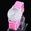 Comercio Exterior Ginebra Pequeño Fresco Calado Aguja 15 Colores Estilo Coreano Moda Estudiante Moda para Hombres y Mujeres Reloj de Silicona Venta al por Mayor