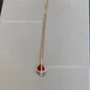 V Ouro Espessura Ouro Rosa 18K Saia Pequena Colar de Diamantes Fileira de Diamantes Leque em Formato de Leque de Madrepérola Exquisito High-End Venda Direta da Fábrica