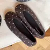 2026 Nuevos Zapatos Planos de Ballet para Mujer de 2.5cm Invisibles para Aumentar la Altura ~ Lana Francesa Cuadros Estampado de Leopardo Moño
