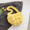 Bolsa de Ombro Feminina Coreana para Axila 2026 Nova Bolsa de Veludo com Pelo Nicho Plissada Bolsa Nuvem Item Quente da Moda