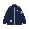 Ropa de protección solar con bordado de letras a rayas estilo americano para hombres y mujeres, chaqueta de verano 2026, top deportivo ligero de protección solar