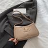 Moda Distinta Bolsa de Axila Feminina 2025 Novo Estilo Coreano Distinta Moda Ombro Texte Estilo Ocidental Commuter Crescent Bolsa para Mulheres