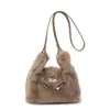 Bolso Cruzado de Felpa Informal Tipo Cubo para Mujer Otoño e Invierno 2025 Nuevo Textura de Alta Gama y Moderno Super Popular Bolso de Hombro Cruzado