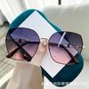 Gafas de sol de alta gama para mujer, estilo Chanel, con montura metálica grande y degradado, estilo libro de equitación rojo, para celebrar Internet, 2024