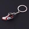 Moda creativa europea y americana, colgante de coche con diamantes de imitación, llavero, botella de perfume totalmente de diamantes, oso, colgante para bolso de mujer, joyería al por mayor