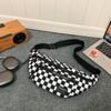 Bolso cruzado de cuadros blanco y negro marca de moda para hombre y mujer, riñonera de color contrastante, bolso de pecho multiusos tipo dumpling, bolso de cuadros tipo tablero de ajedrez de color contrastante