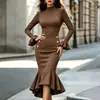 Vestido Negro Europeo y Americano de Cuello Alto con Mangas de Campana, Hebilla Metálica, Corte Ajustado, Cola de Pescado Irregular, Vestido de Comercio Exterior