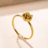 Nuevo anillo de acero inoxidable transfronterizo, moderno y de lujo ligero, anillo de acero de titanio con flor de rosa, joyería de mano popular de nicho al por mayor