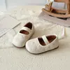 Sapatos matelassê de renda estilo coreano para bebês meninas, novos sapatos de princesa com alça elástica sola macia para outono e inverno, sapatos pequenos de couro retrô para meninas