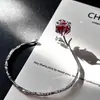 Pulseira de Metal Rosa com Personalidade Única para Mulheres 2025 Novo Design Minimalista Ins Joia Versátil para o Dia a Dia