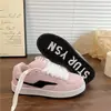 Zapatos Deportivos Casuales con Cordones para Mujer Verano 2026 Nuevo Estilo Retro Americano Suela Azul con Letras Bloques de Color Adelgazantes