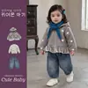 Casaco de algodão de inverno para menina, estilo doce para bebês no inverno, jaqueta suéter peluda bordada com coração, roupas de inverno para crianças