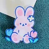 Broche de acrílico de conejito lindo de dibujos animados, insignia adorable de conejito, al por mayor, colgante para bolso, regalo para niños, accesorio pequeño