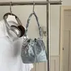 Nova coleção de outono: bolsa tiracolo retrô, de nicho e fashion, bolsa de mão quadrada pequena, bolsa de ombro casual simples e moderna, e bolsa tote