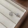 Pendientes de trébol de cuatro hojas con diamantes de imitación de plata esterlina S925 para mujer, elegantes y combinables, diseño de nicho, ligeros y lujosos, accesorios para las orejas.