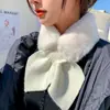 Bufanda para Mujer Otoño e Invierno Estilo Coreano Versátil Cálida Estilo Japonés Imitación Lana de Conejo Rex Rojo de Moda Color Sólido Felpa Cuello Cruzado Tendencia