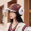 Gorra octogonal de lana a cuadros de moda para mujer, gorra plana cálida de invierno retro con felpa, gorra de vendedor de periódicos de temperamento elegante, moderna