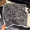 Novo Lenço de Alta Qualidade em Verde, Lenço de Seda Sintética com Toque Luxuoso, Padrão Paisley, Estilo Coreano, Design para Primavera e Outono