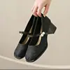 Nuevos zapatos Mary Jane de estilo chino para mujer, nuevo modelo otoño 2026, combinados con un vestido cheongsam, tacones de plataforma gruesa y suaves