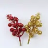 Fruta roja navideña 12 cabezas de espuma bayas espolvoreadas con alambre Corona navideña decoración de ratán fruta para árbol lista para usar