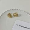 Brincos Geométricos Banhados a Cobre Ouro Real Estilo INS Brincos com Pino de Prata em Formato de Concha Luxo Francês para o Dia a Dia Brincos da Moda Versáteis