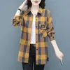 Nova Camisa Xadrez Solta Slim Fit Feminina para Primavera e Outono Estilo Ocidental Externo Camisa Redutora de Idade Top Versátil para Primavera para Mulheres