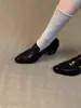 Mocasines Retro Cuadrados con Correa para Mujer, Estilo Otoño 2026, Versátiles de Commuter Británico, Zapatos de Piel Negros con Tacón Grueso que Aumentan la Altura