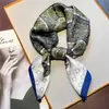 Bufanda de Seda Estampada Vintage Bufanda Protectora Solar para Mujer Pañuelo Cuadrado Pequeño de 70cm Bufanda de Seda Imitación 2022 Nuevo Chal para Mujer