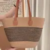 Bolso de Paja Tejida Nuevo Verano 2026, Estilo para el Trabajo, Gran Capacidad, Diseño Rayado, Versátil, Bolso de Playa a la Moda para Mujer