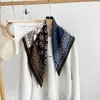 Bufanda de Algodón Lino Seda Espiga de Moda y Versátil con Estampado de Cadena de Alta Gama, Bufanda Decorativa para Cuello, Bufanda para Mujer al por Mayor