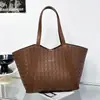 Bolso Tote de Gran Capacidad Nuevo 2026 Transfronterizo, Bolso de Hombro con Patrón Tejido Retro, Bolso de Axila Versátil de Moda para Mujer