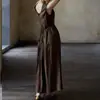 Tela Dyne estilo vestido retro europeo, tela fresca y suave Vestido sin mangas con diseño fruncido en la espalda