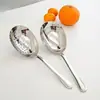Juego de cucharas de servir de acero inoxidable para uso doméstico, cuchara de servir perforada de mango largo, cuchara de sopa grande, cuchara utilitaria para servir y escurrir aceite, juego de dos piezas