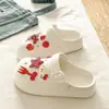 2026 Nuevas Chanclas Birkenstock Crocs de EVA para Mujer de Exterior de Verano Casual Versátiles Ligeras Suela Gruesa Punta Cerrada DIY