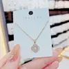 Colar de Trevo de Quatro Folhas Micro Incrustado em Concha de Luxo Leve de Nicho para Mulheres, Corrente de Clavícula Simples, Versátil e com Design Exquisito