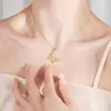 Collar de mariposa súper llamativo de moda francesa con circonio completo de acero y titanio para mujer, ligero, de lujo, nuevo estilo cibernético popular, elegante y exquisita cadena de clavícula.